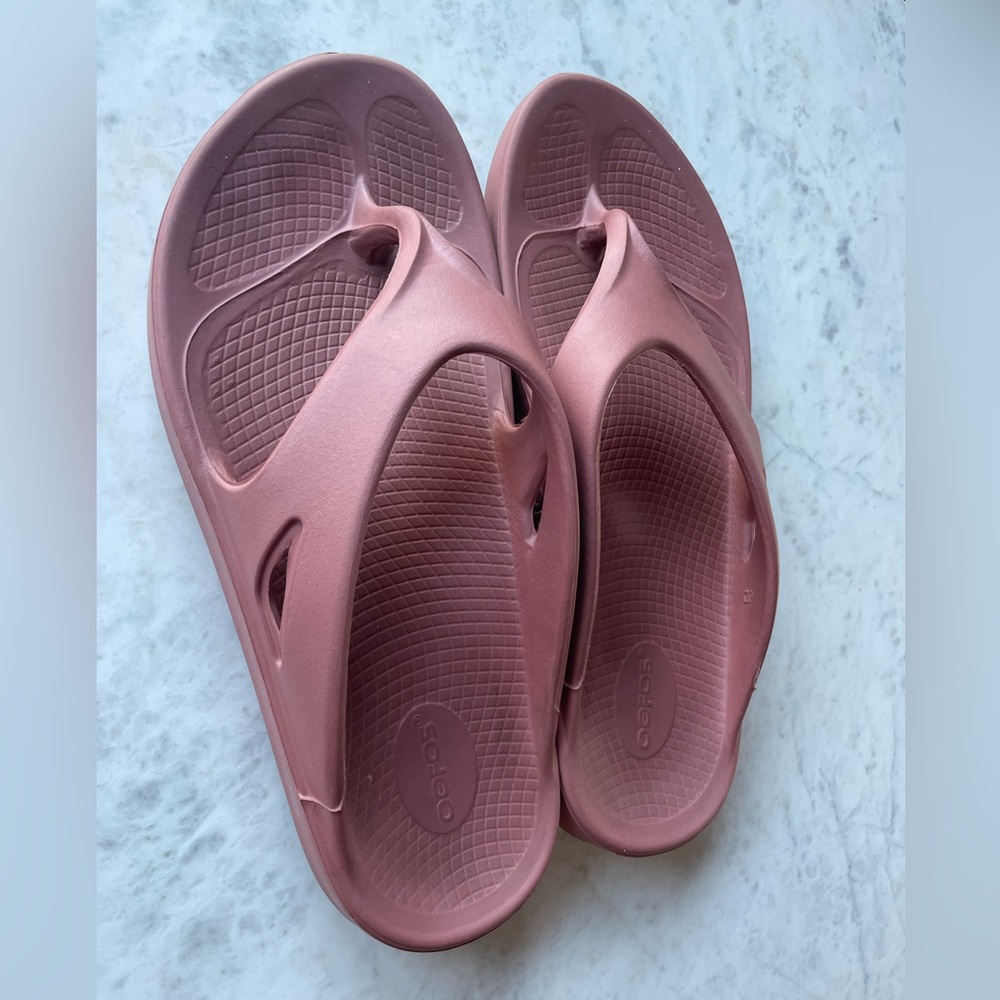 Unisex Oofos Sandal Thong M12/W14